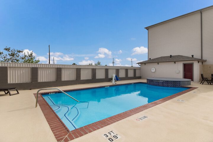 Pool 7 of 35
