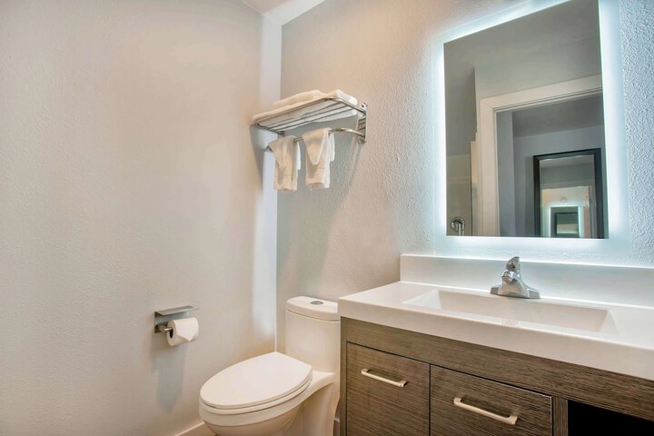 Studio 6 Suites Albany OR