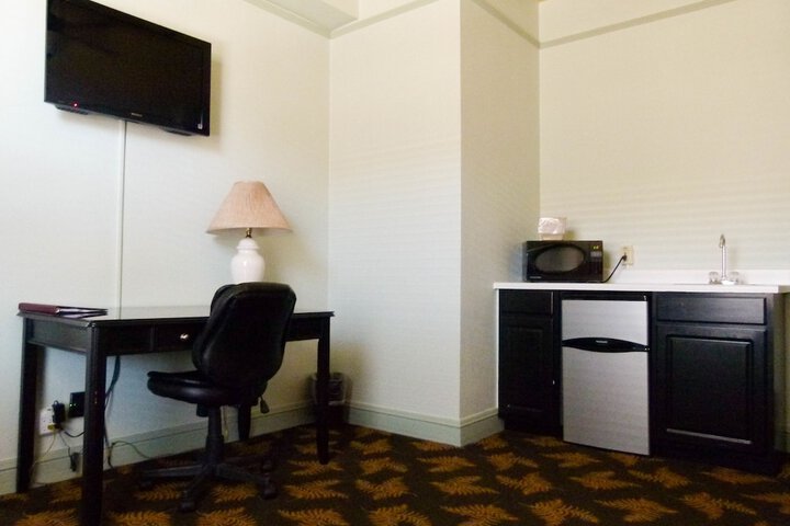 Room 28 of 46