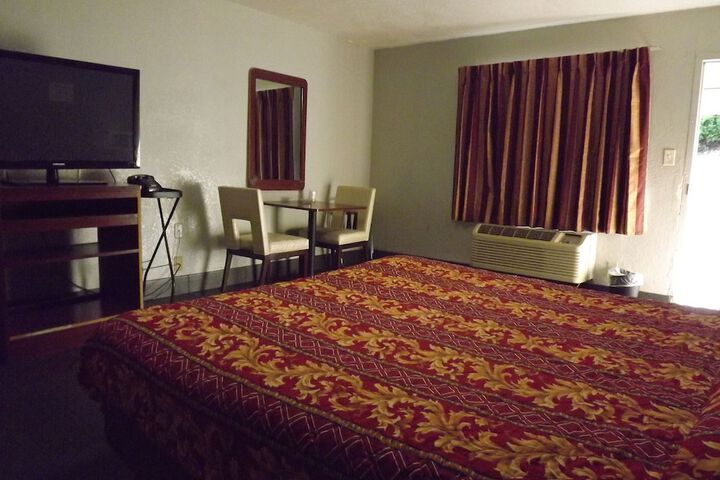 Room 16 of 30