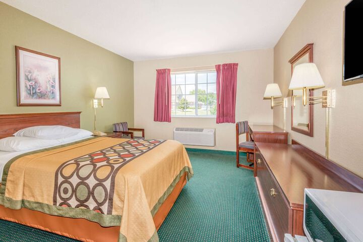 Room 9 of 16