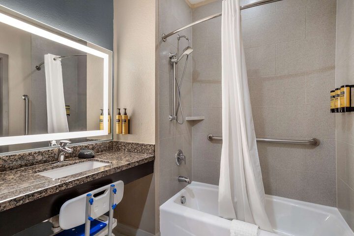 Best Western Plus Lake Jackson Inn & Suites