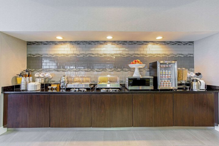 La Quinta Inn & Suites by Wyndham Panama City
