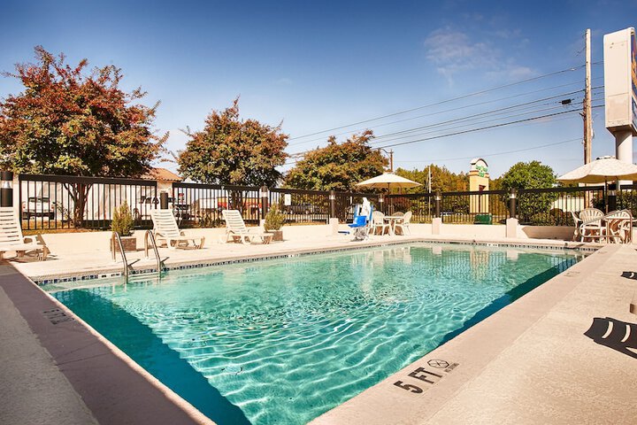 Pool 4 of 34