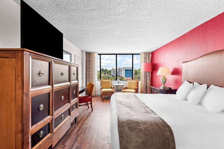 Room 18 of 26