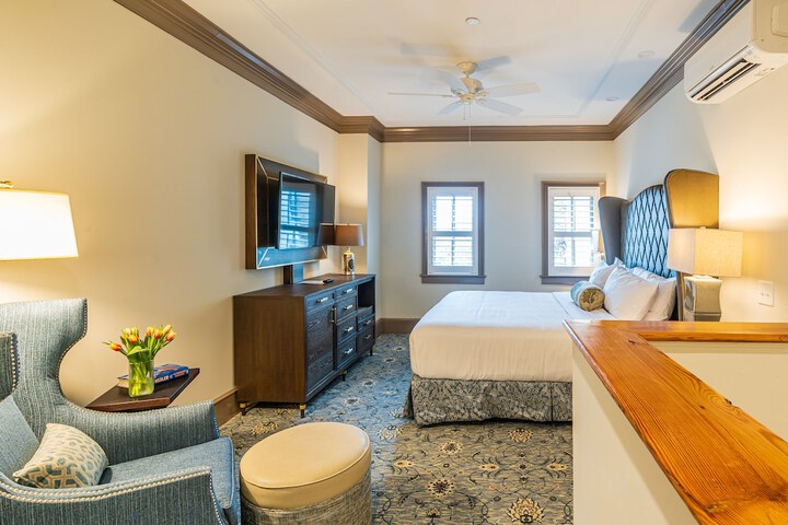 Room 28 of 62