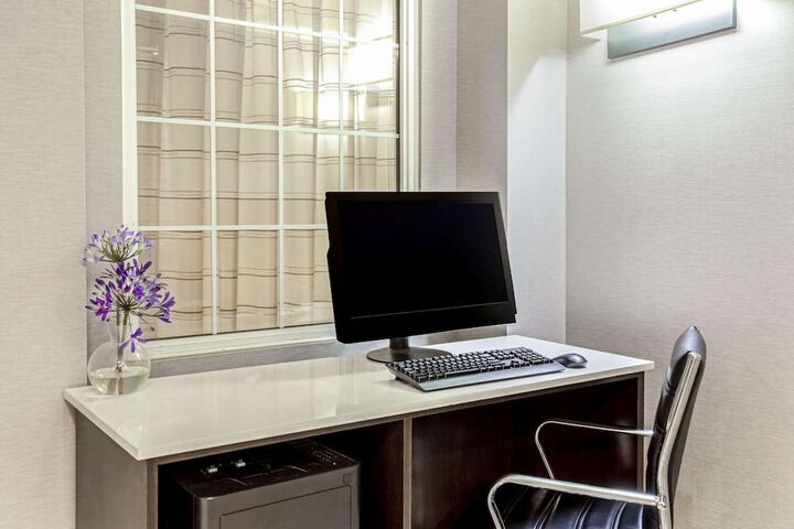 Business Center 29 of 29