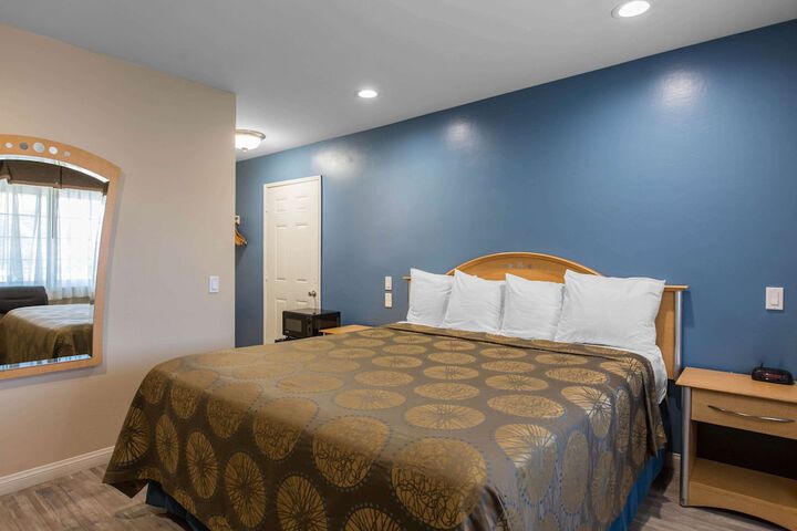 Room 22 of 29
