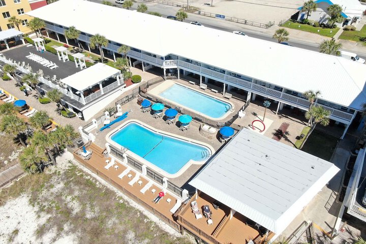The Driftwood Lodge