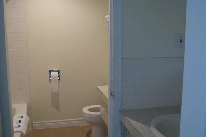 Room 7 of 10