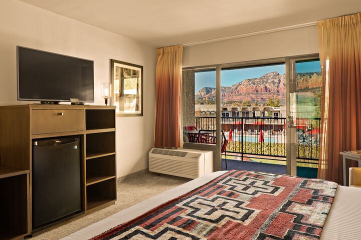 Room 14 of 80