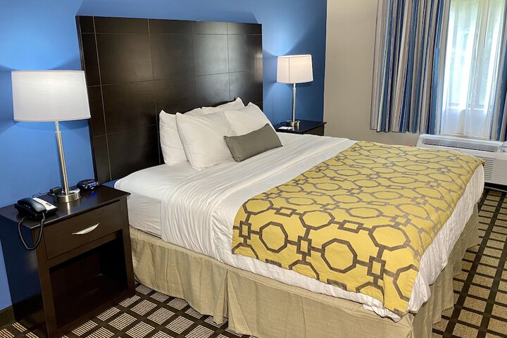 Room 15 of 33
