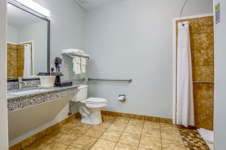 Room 18 of 33
