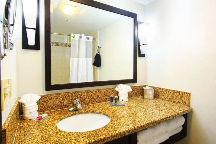 The Buena Park Grand Hotel & Suites