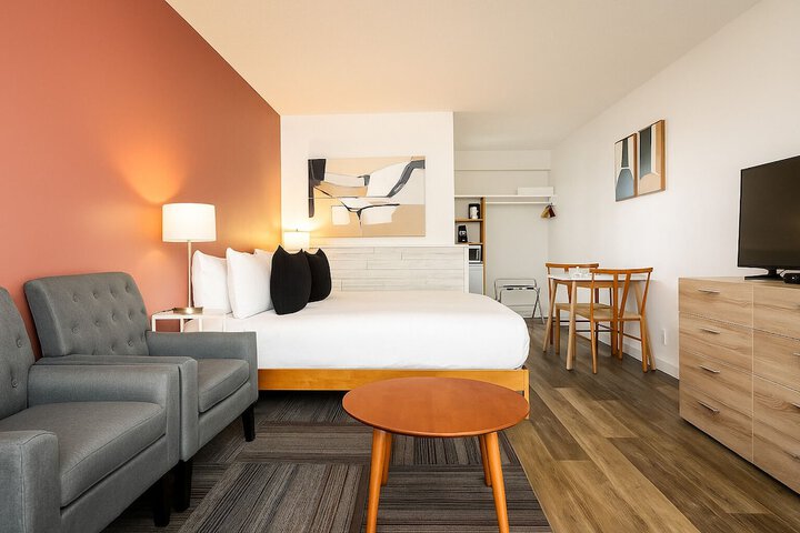 Okanagan Lakefront Resort