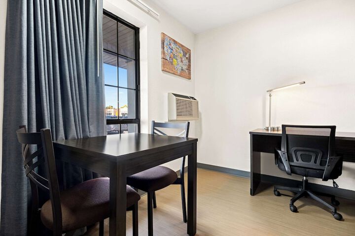Room 14 of 34