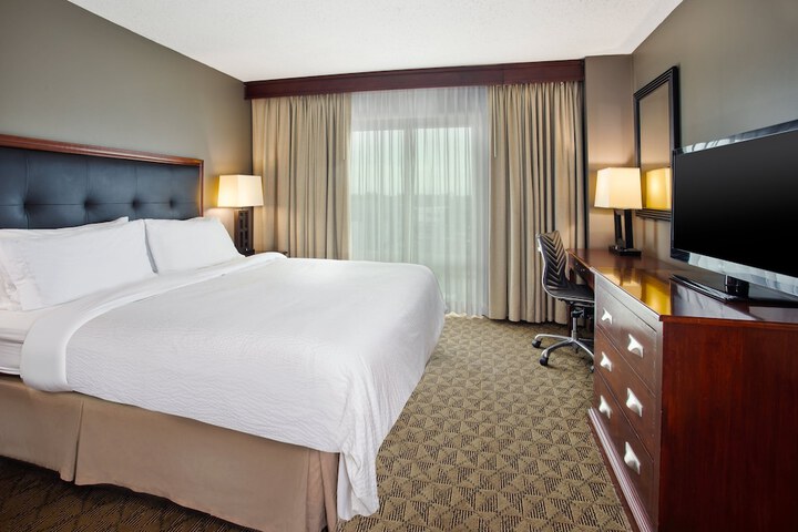 Holiday Inn University Plaza-Bowling Green by IHG