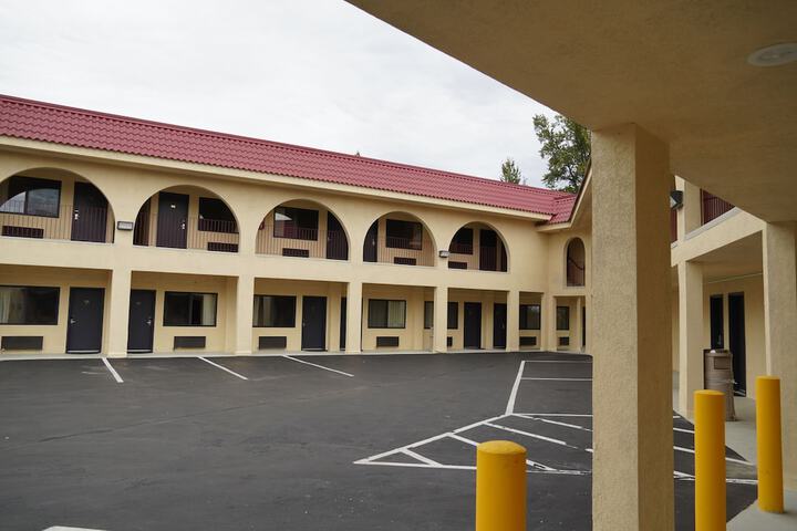 Hotel 7 of 128