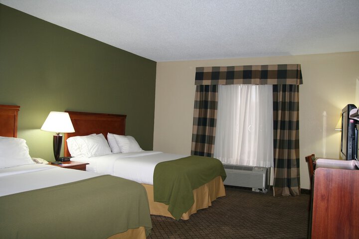 Room 11 of 38