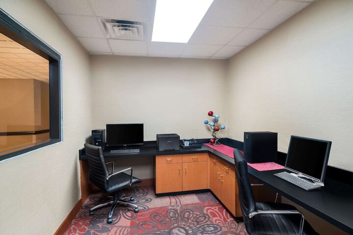 Business Center 16 of 16