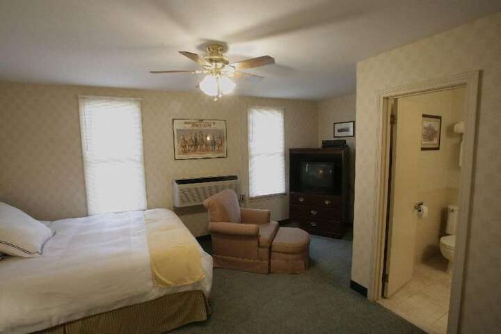 Room 34 of 68