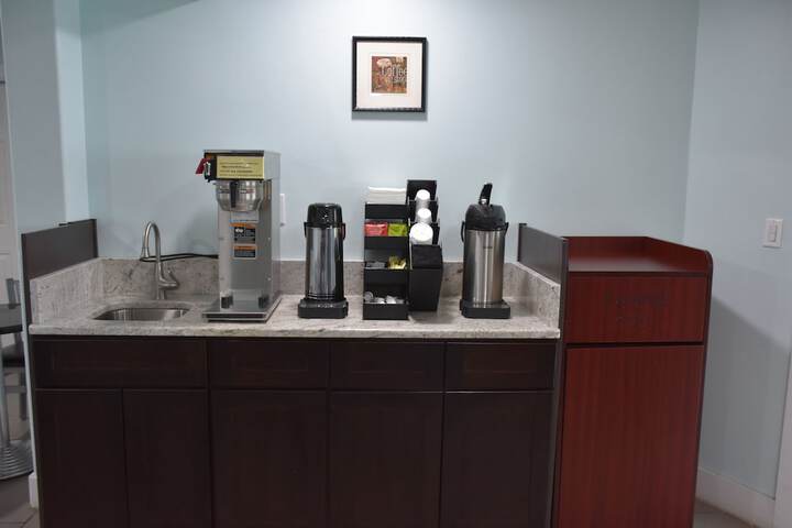 Breakfast/Coffee Service 23 of 31