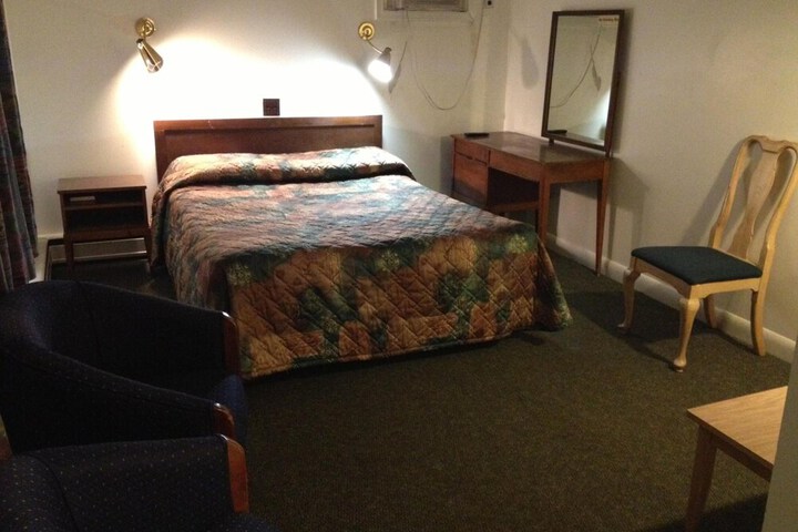 Room 33 of 39