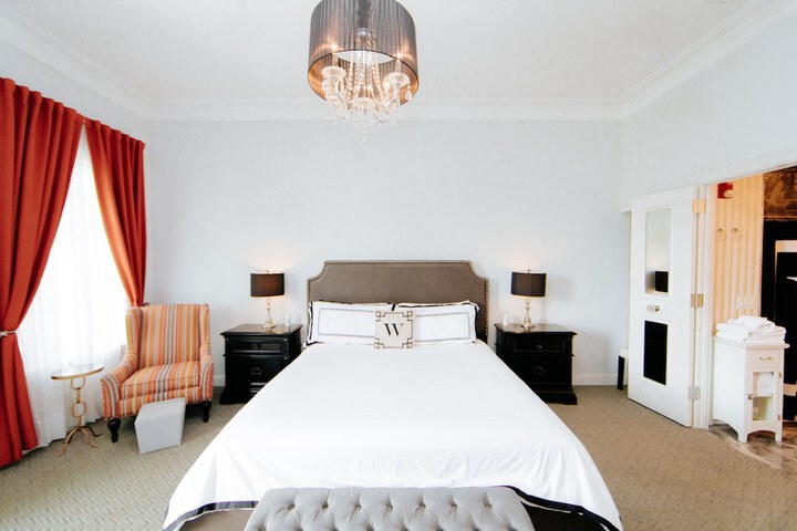 Room 13 of 50