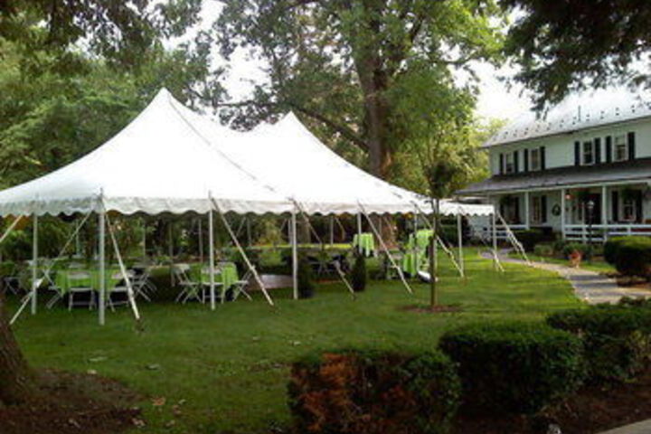 Edgewater Inn & Riverside Grill