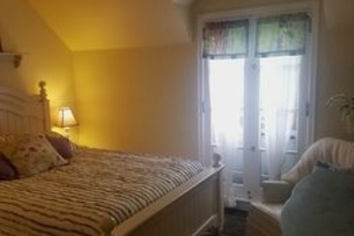 Contented Cottage Bed & Breakfast