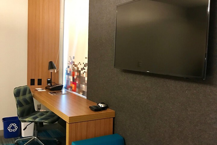 Room 6 of 26