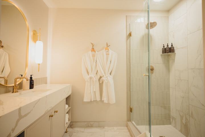 Room 14 of 65