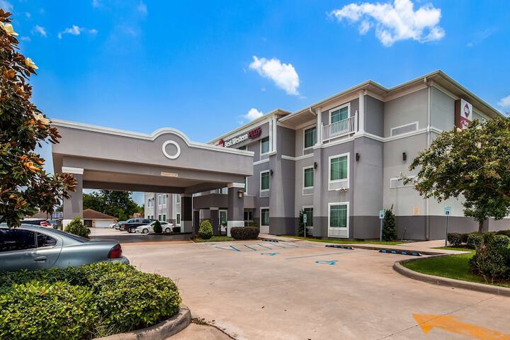 Hotel 3 of 52