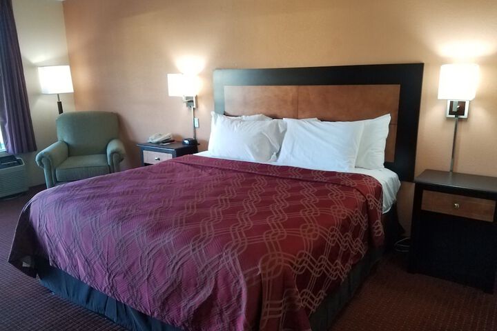 Room 17 of 36