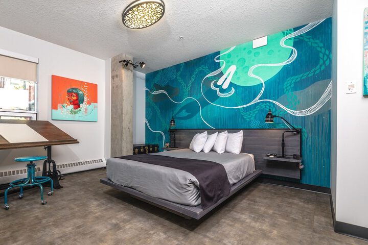 Room 48 of 80