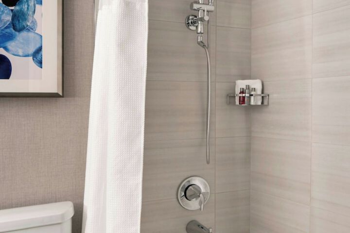Room 18 of 37