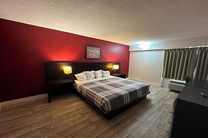 Room 12 of 14