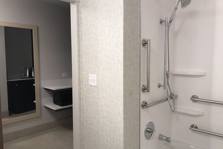 Room 68 of 148