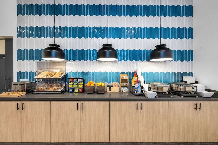 Breakfast/Coffee Service 58 of 78