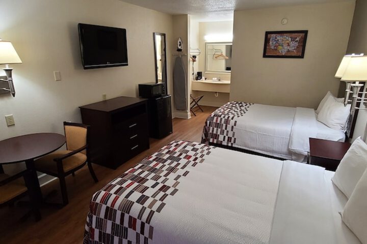 Room 14 of 18