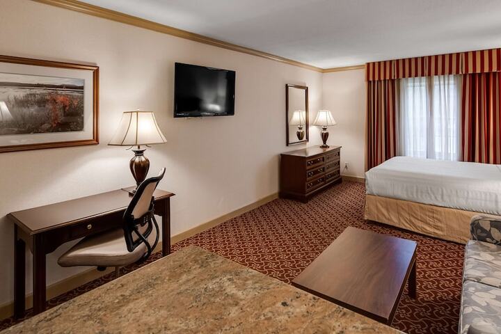 Room 11 of 37