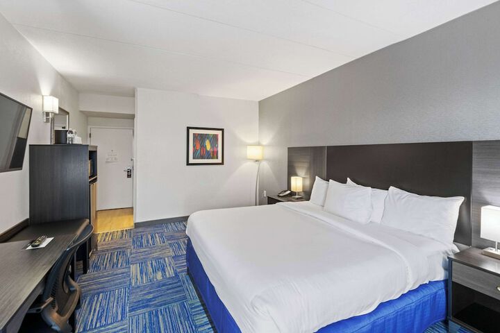 Room 26 of 62