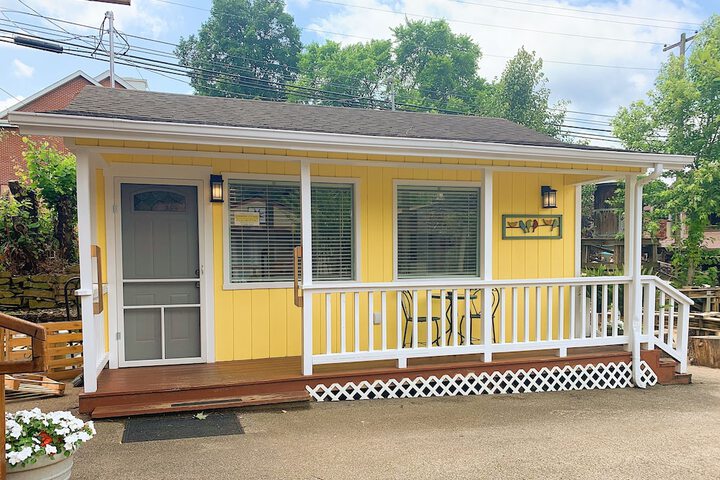 The Iris Garden Downtown Cottages and Suites