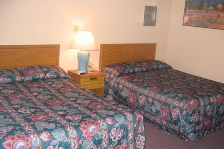Knotty Pine Motel