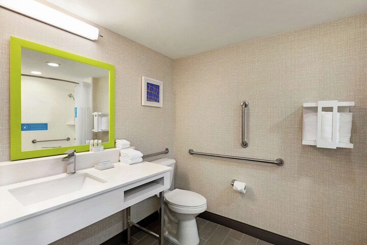 Room 8 of 31