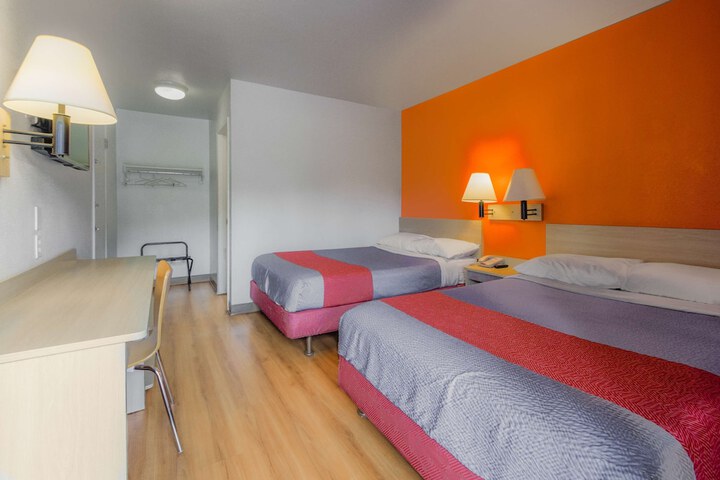 Room 17 of 29