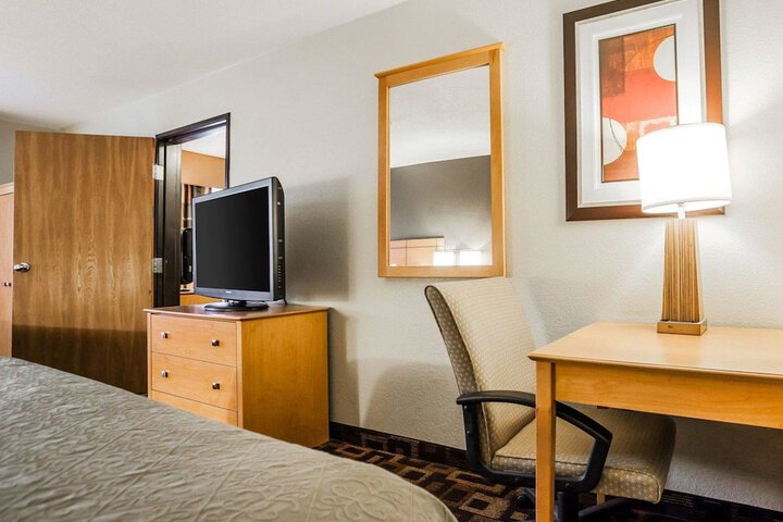 Room 12 of 32