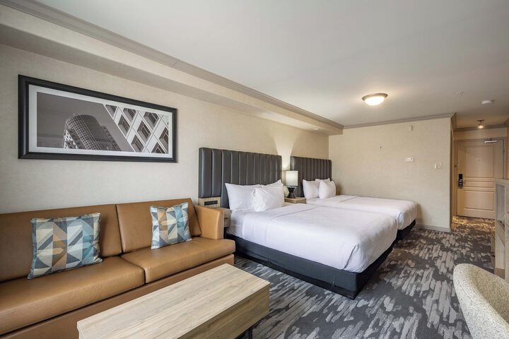 Room 35 of 68