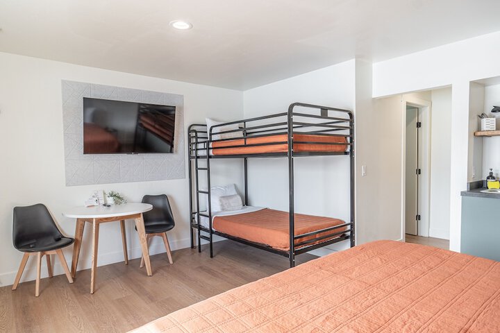 Room 64 of 120