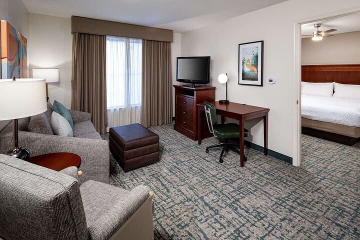 Room 28 of 43